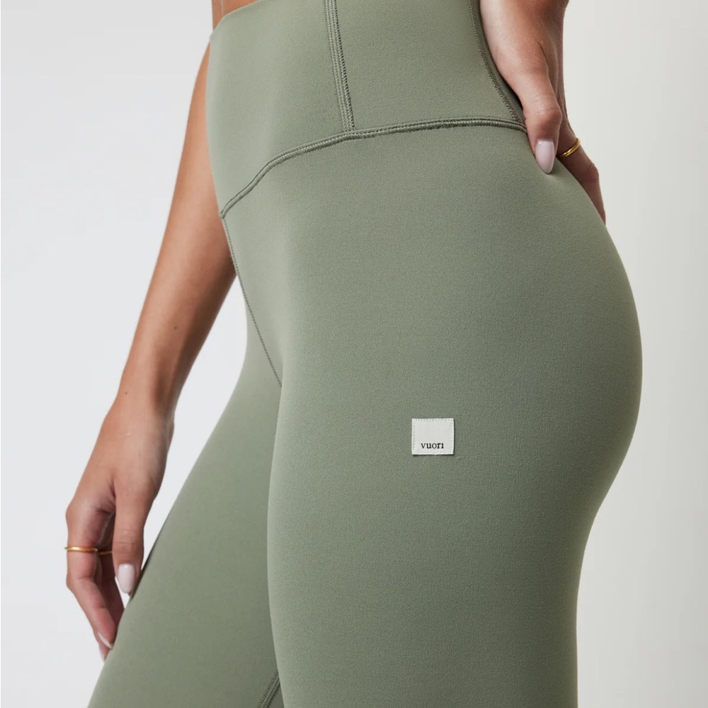 Vuori AllTheFeels™ Legging Pistachio NWT - Picture 3 of 5